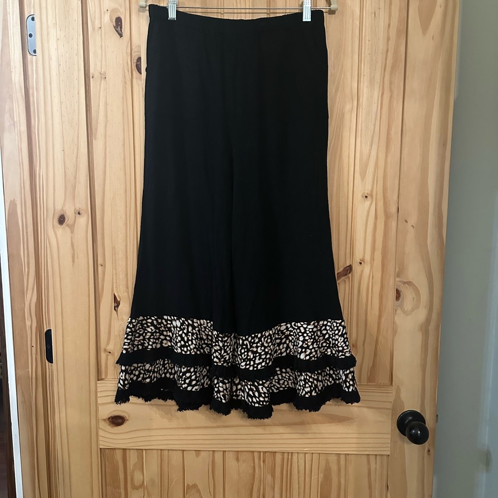 Umgee Black pants with Lace Trim. Size medium